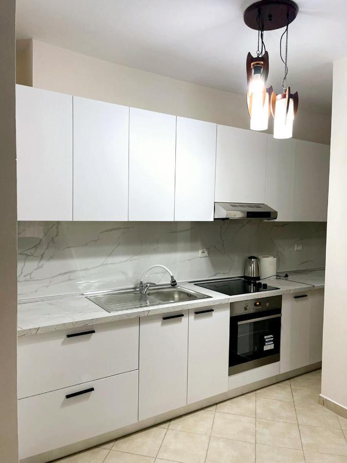 New Bazaar Side Bliss 2 Bed Room Apt With Free Garage Τίρανα Εξωτερικό φωτογραφία